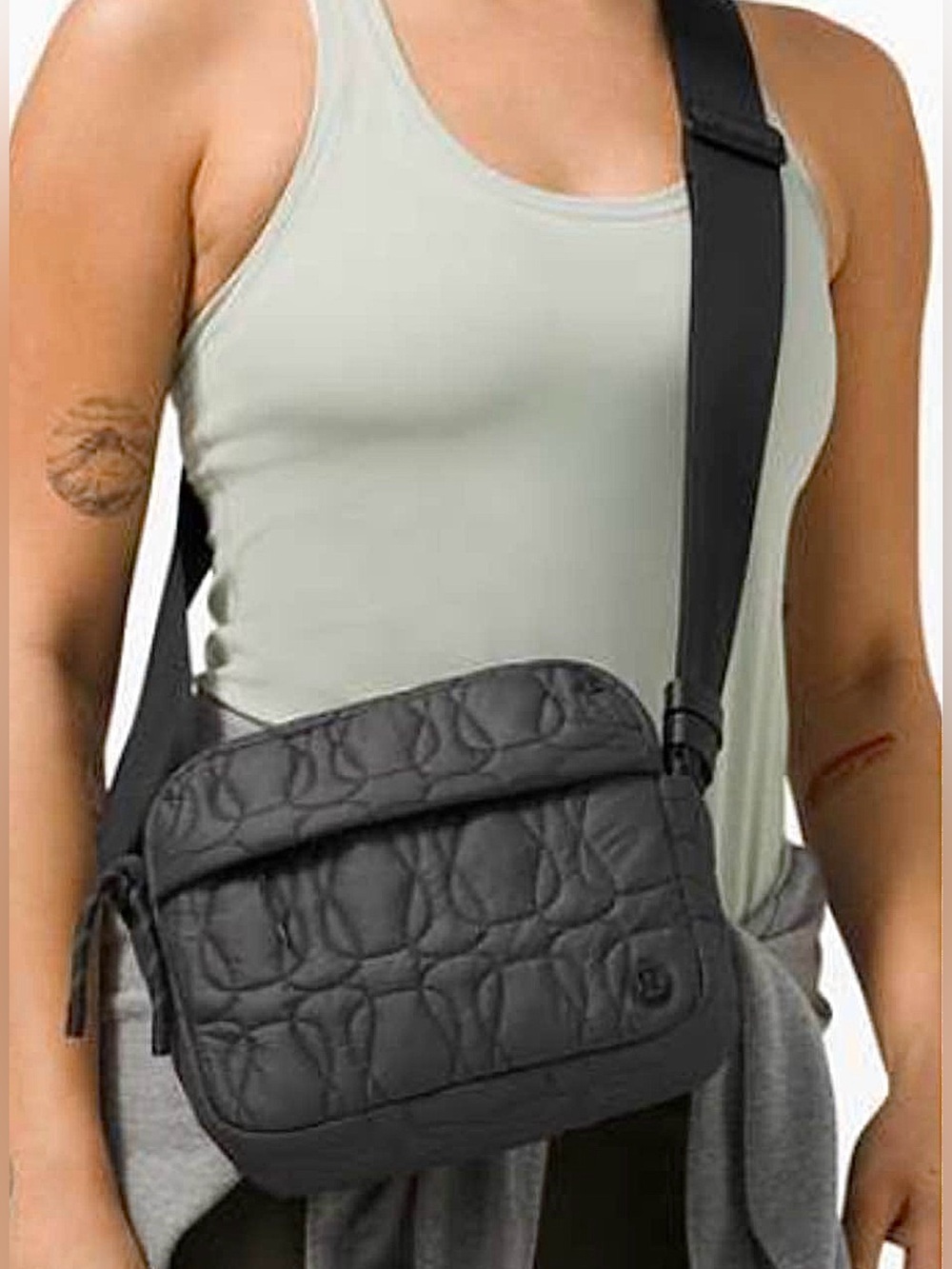 New Lululemon black quilted Embrace 4L poly shoulder crossbody bag